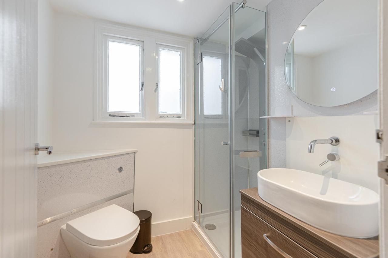 Kensington 2 Bed 2 Bath Apartment For 5 Guests London Exterior photo